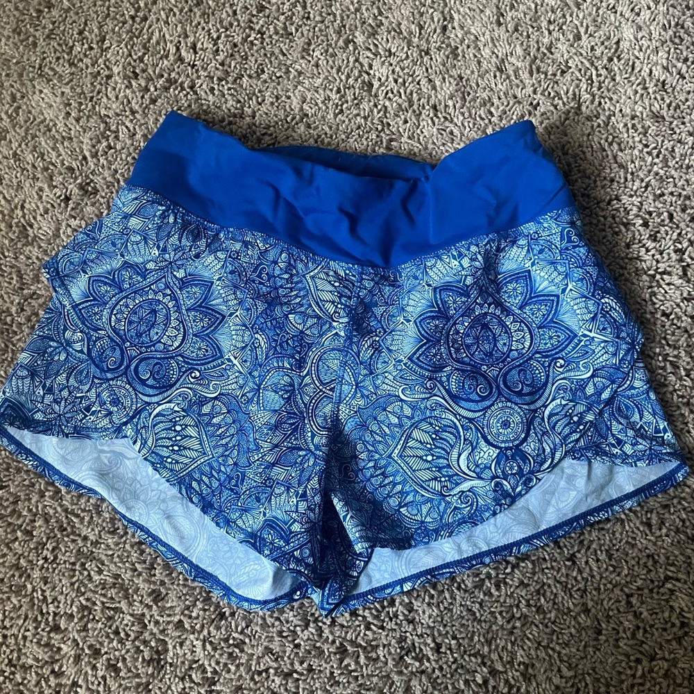 Blue & white patterned shorts
